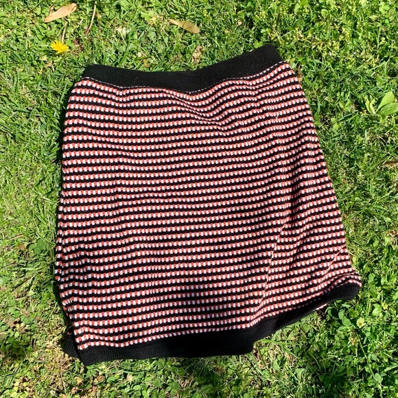 Zara Knit mini skirt - Picture 1 of 2